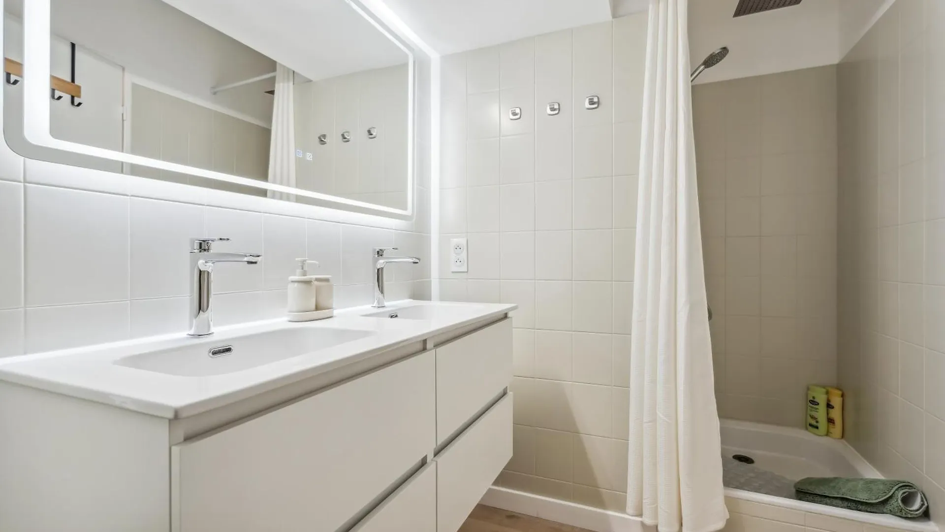 Nice Renting - Fleurs - Luxury Stay Terrace Quiet Private Parking France