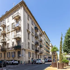 Apartment On Dante Street Next To The Sea, Nice